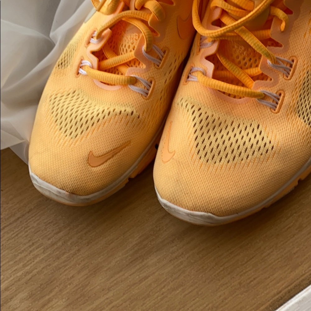 Orange melon nike free sneakers - Picture 5 of 11